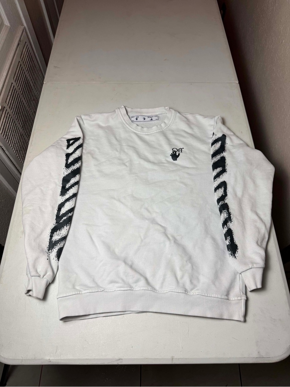 OFFWHITE Back arrow print crewneck sweatshirt Sz L women Dirty